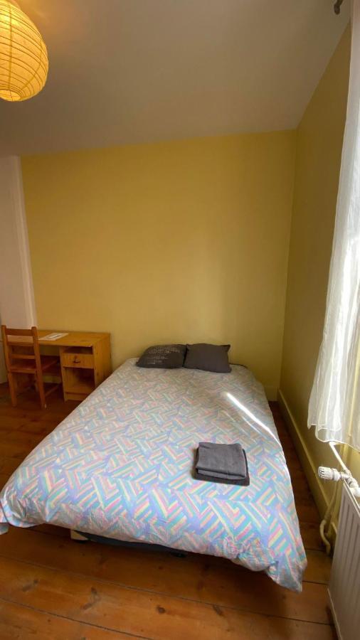 אמיינס Appartement Dans Une Impasse Calme Proche De La Gare מראה חיצוני תמונה