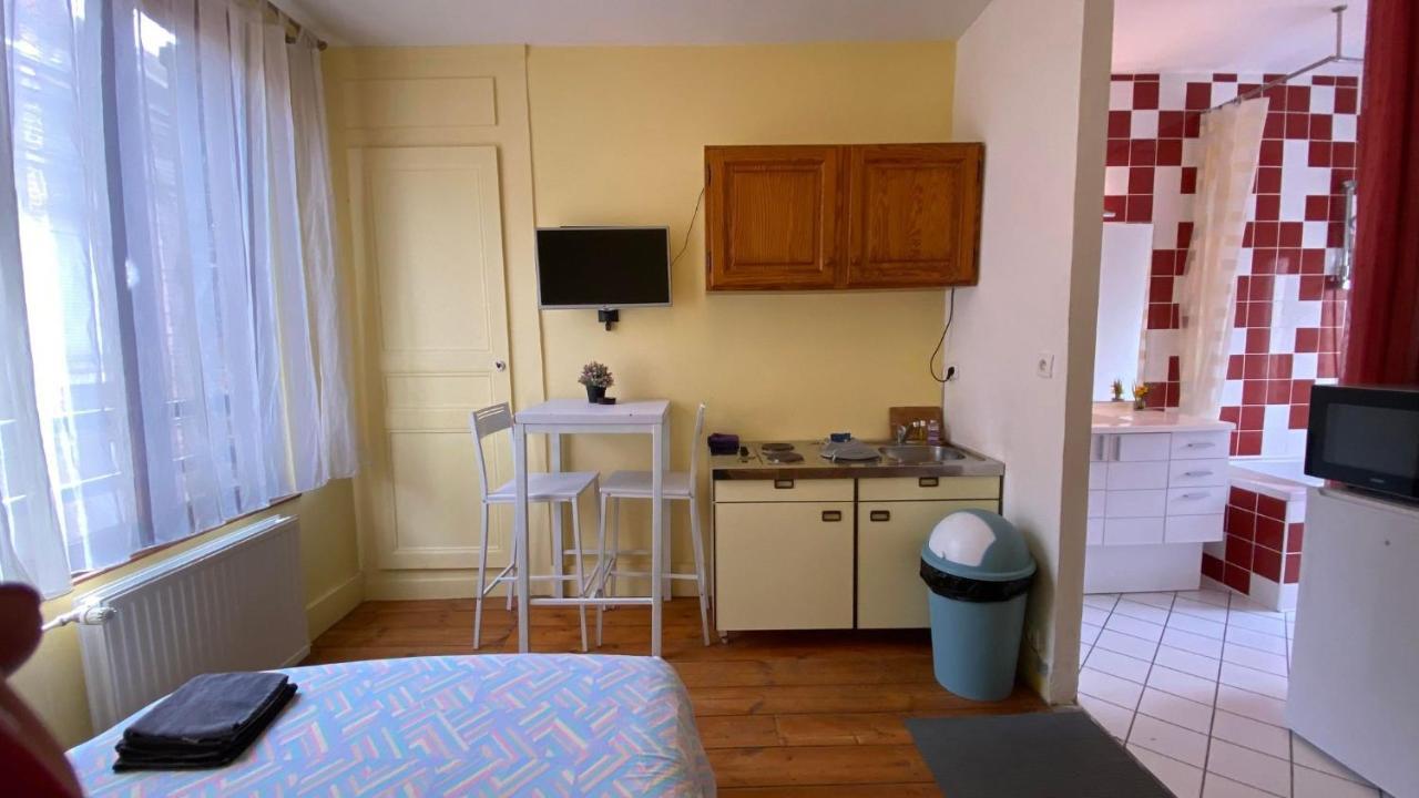 אמיינס Appartement Dans Une Impasse Calme Proche De La Gare מראה חיצוני תמונה