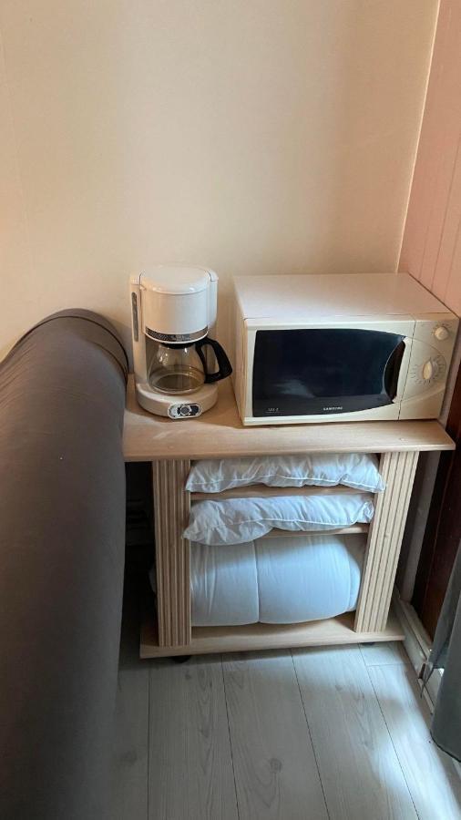 אמיינס Appartement Dans Une Impasse Calme Proche De La Gare מראה חיצוני תמונה