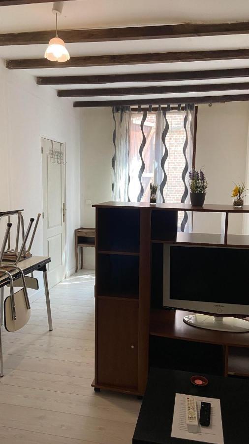 אמיינס Appartement Dans Une Impasse Calme Proche De La Gare מראה חיצוני תמונה