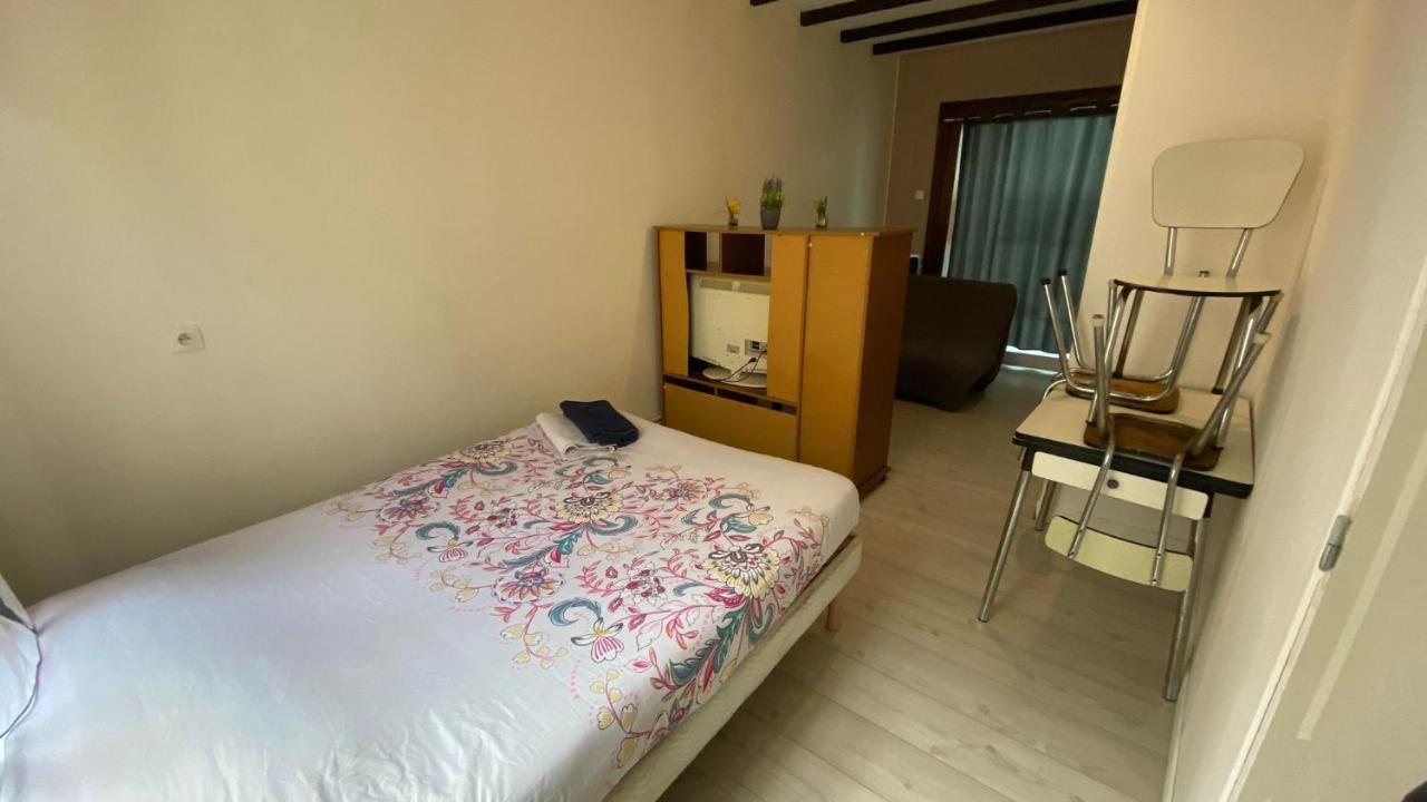 אמיינס Appartement Dans Une Impasse Calme Proche De La Gare מראה חיצוני תמונה