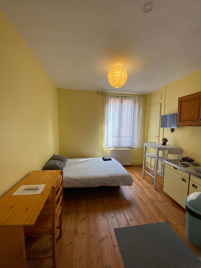 אמיינס Appartement Dans Une Impasse Calme Proche De La Gare מראה חיצוני תמונה